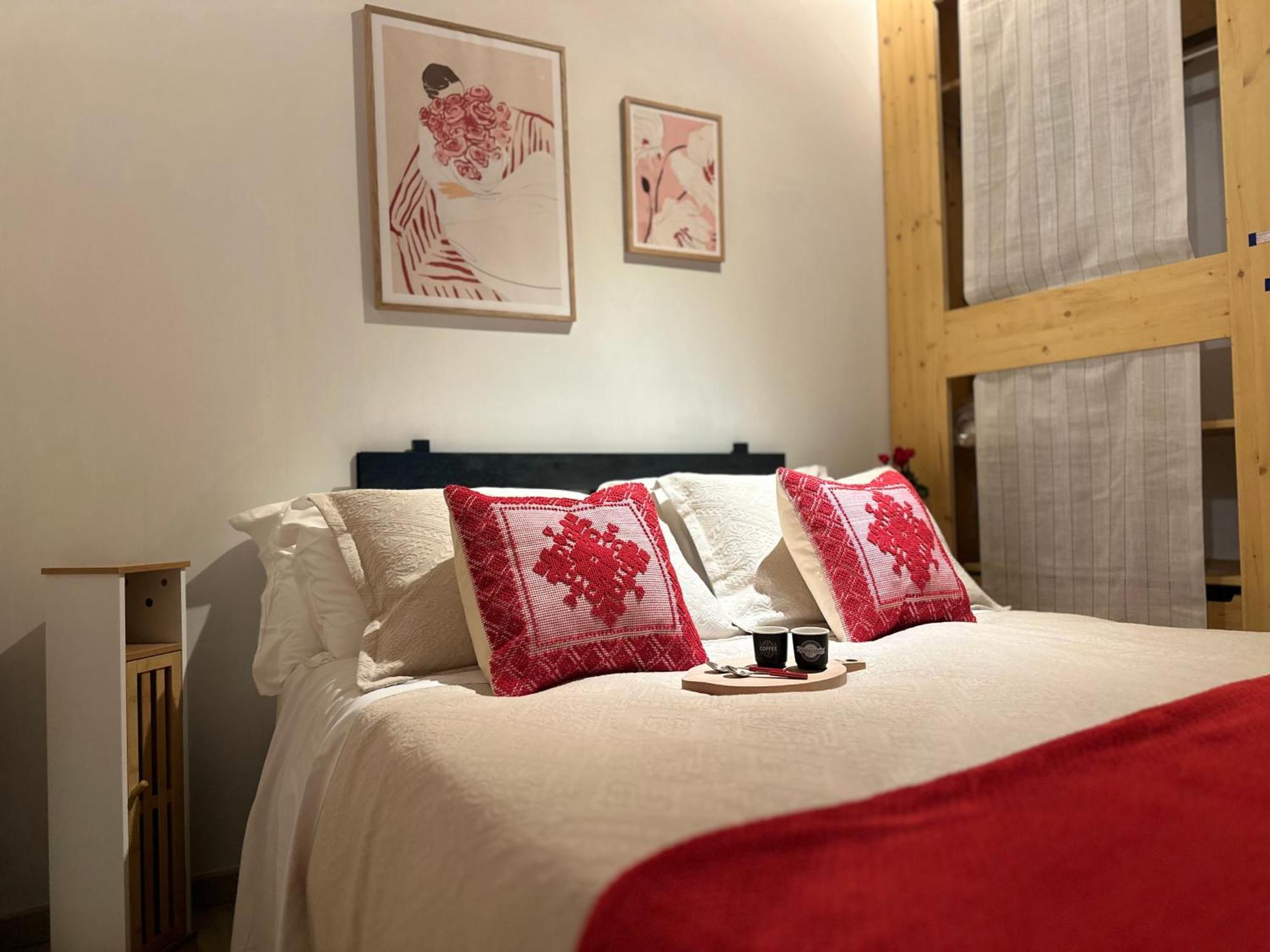 Natural Red Passion In Downtown Apartment *