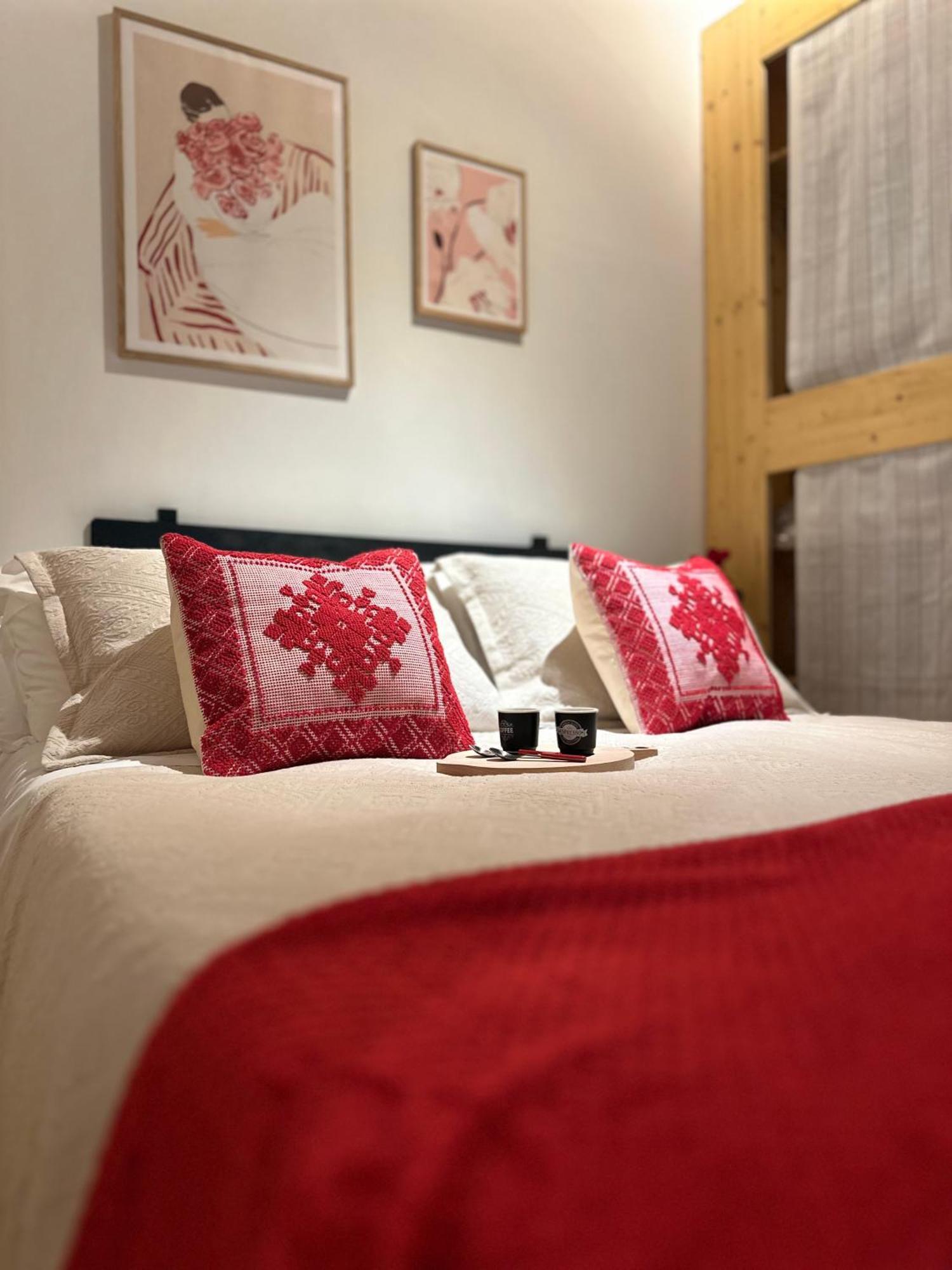 Apartment Natural Red Passion In Downtown
